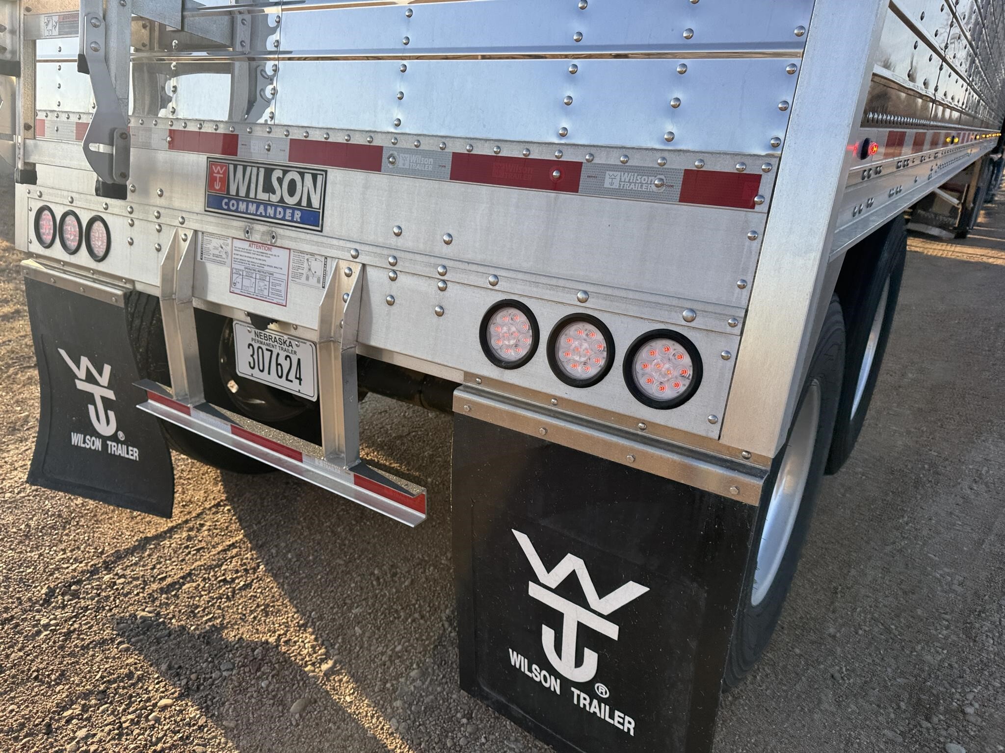 2020 Wilson Commander Grain Trailer