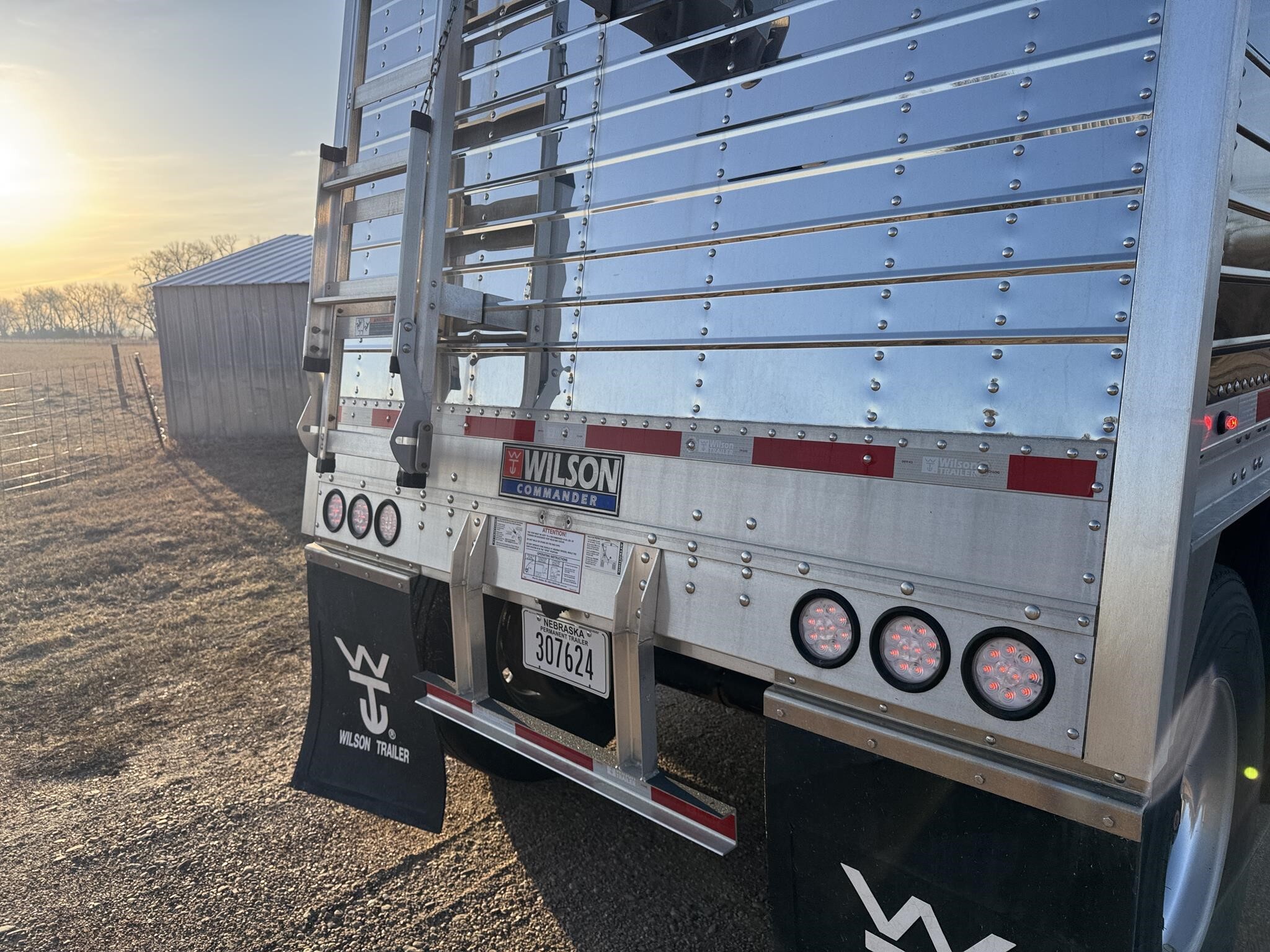 2020 Wilson Commander Grain Trailer