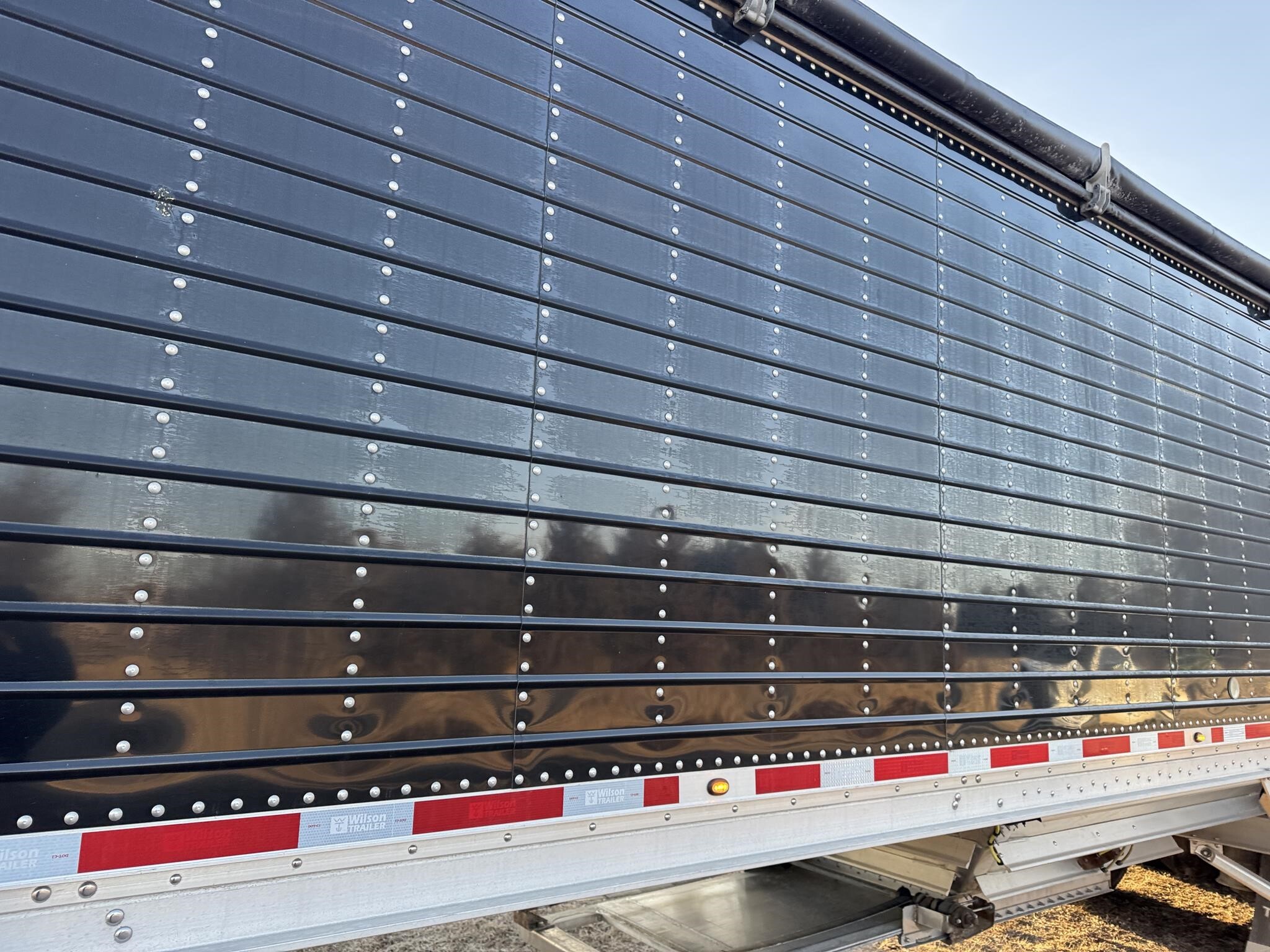 2020 Wilson Commander Grain Trailer