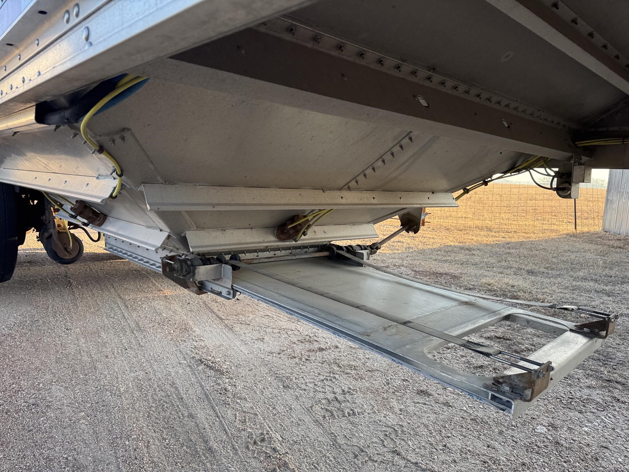 2020 Wilson Commander Grain Trailer