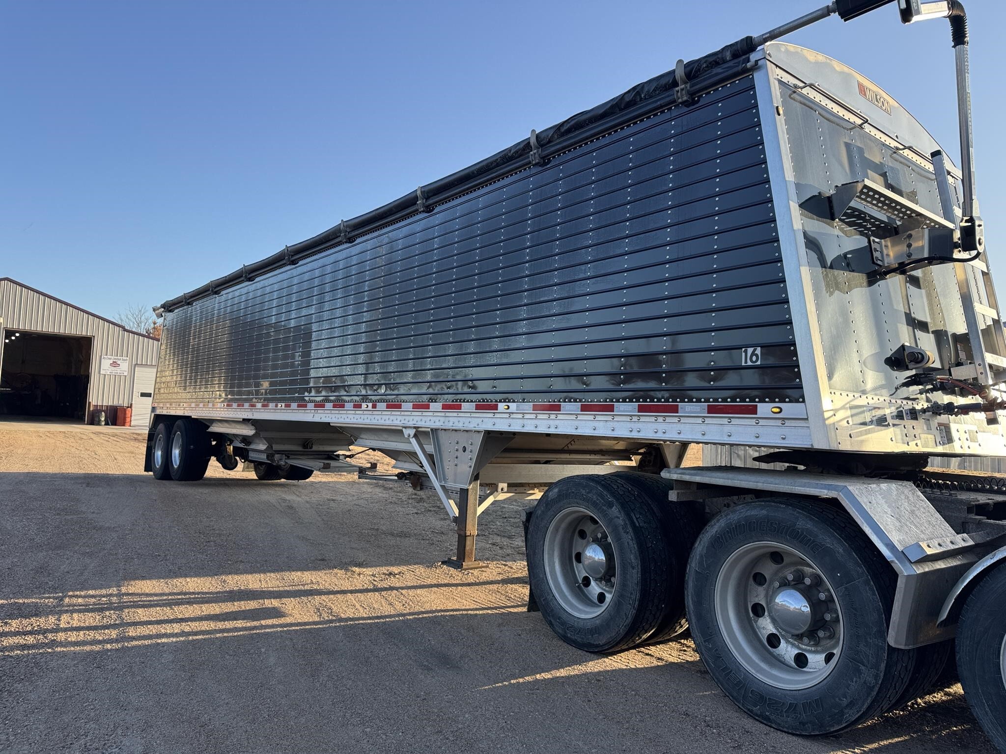 2020 Wilson Commander Grain Trailer