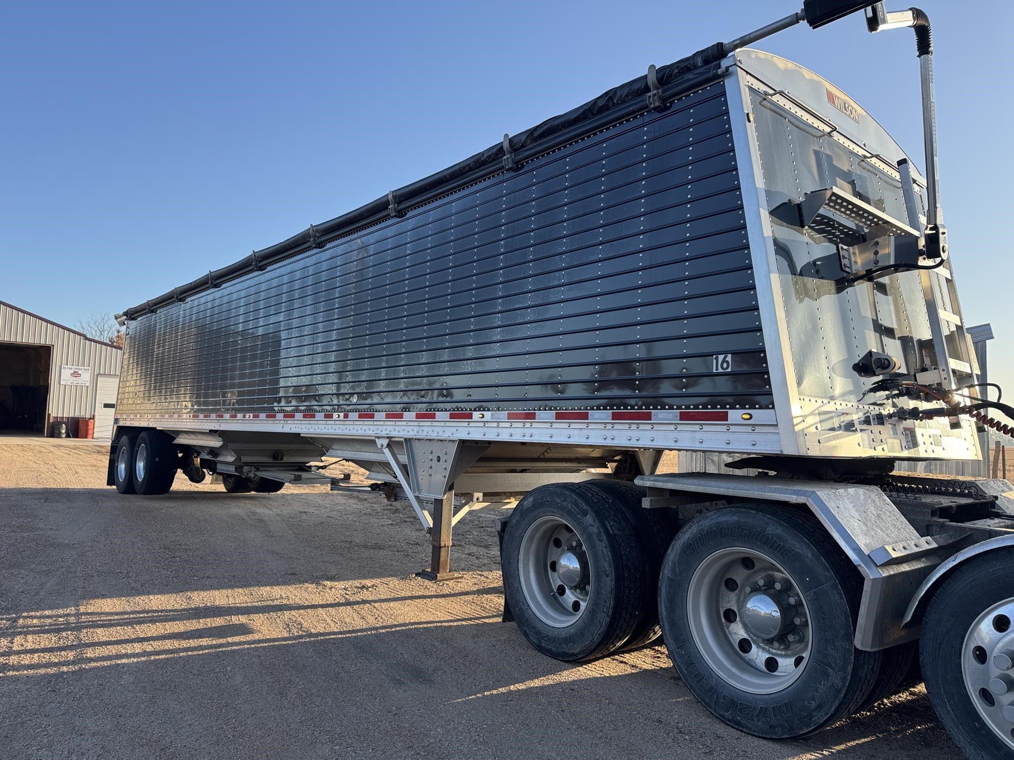 2020 Wilson Commander Grain Trailer