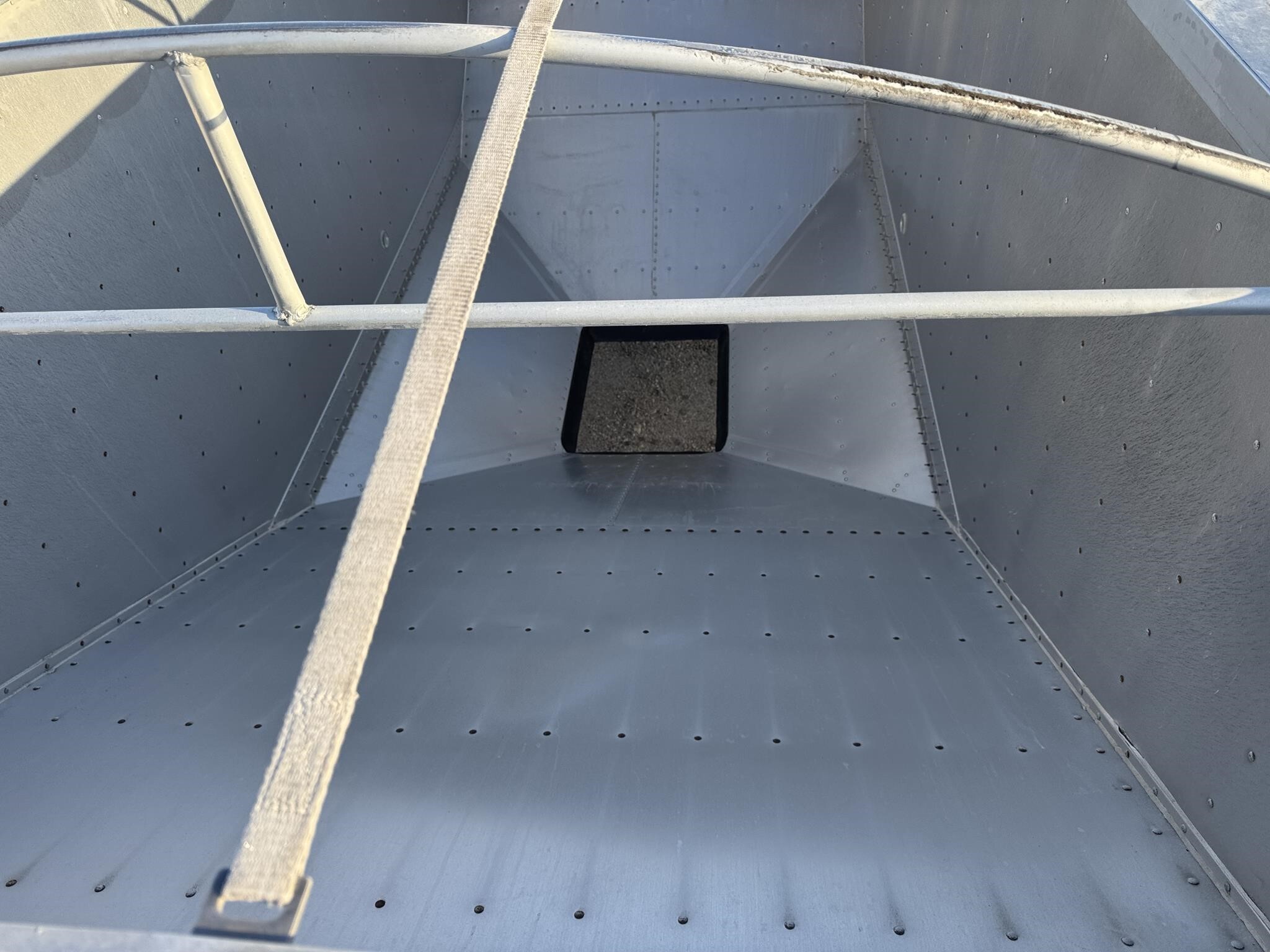 2020 Wilson Commander Grain Trailer
