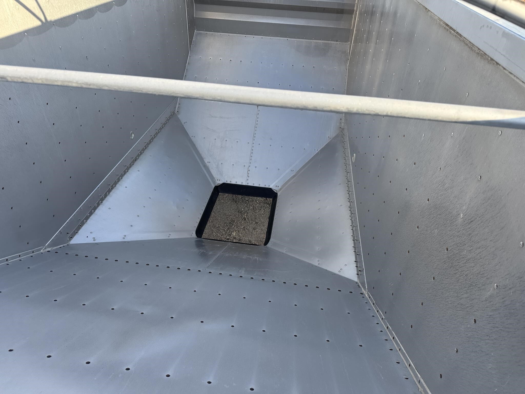 2020 Wilson Commander Grain Trailer