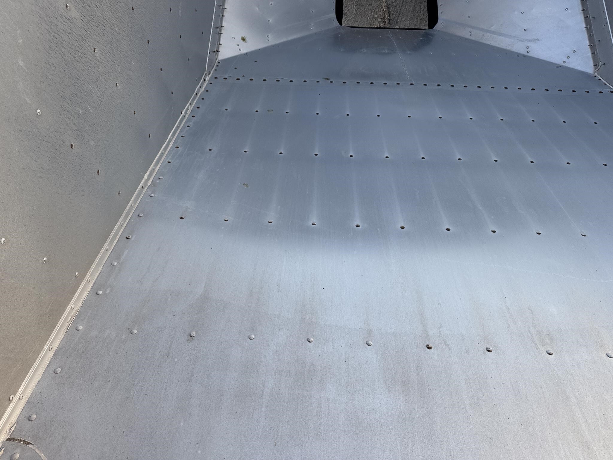 2020 Wilson Commander Grain Trailer