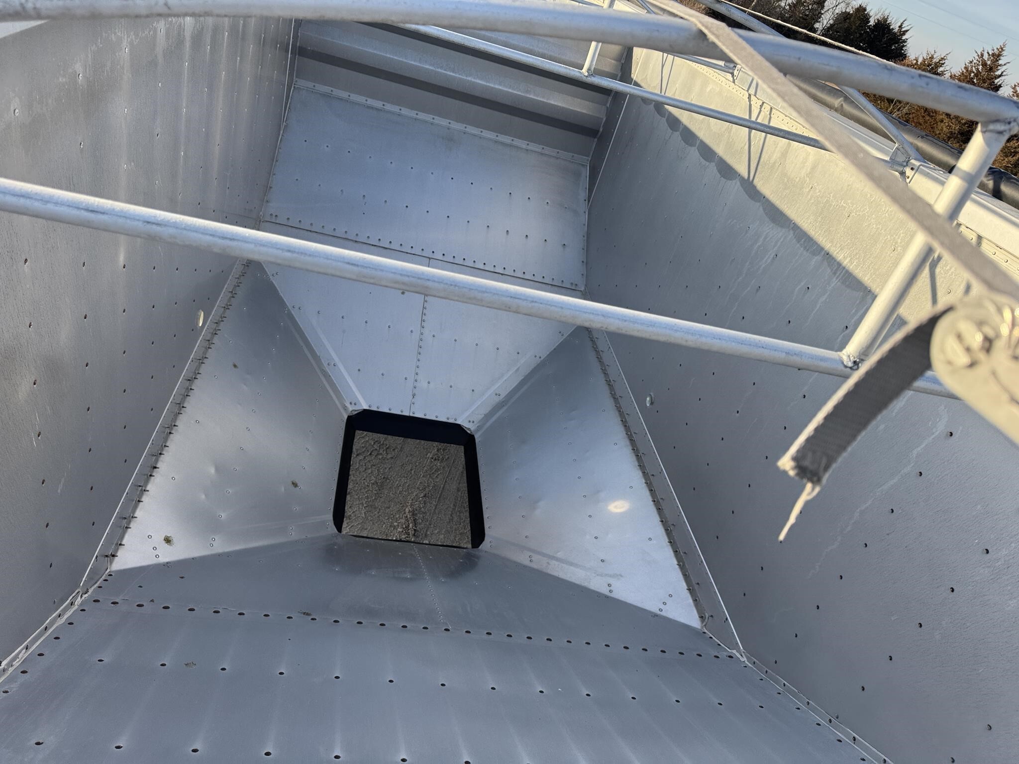 2020 Wilson Commander Grain Trailer