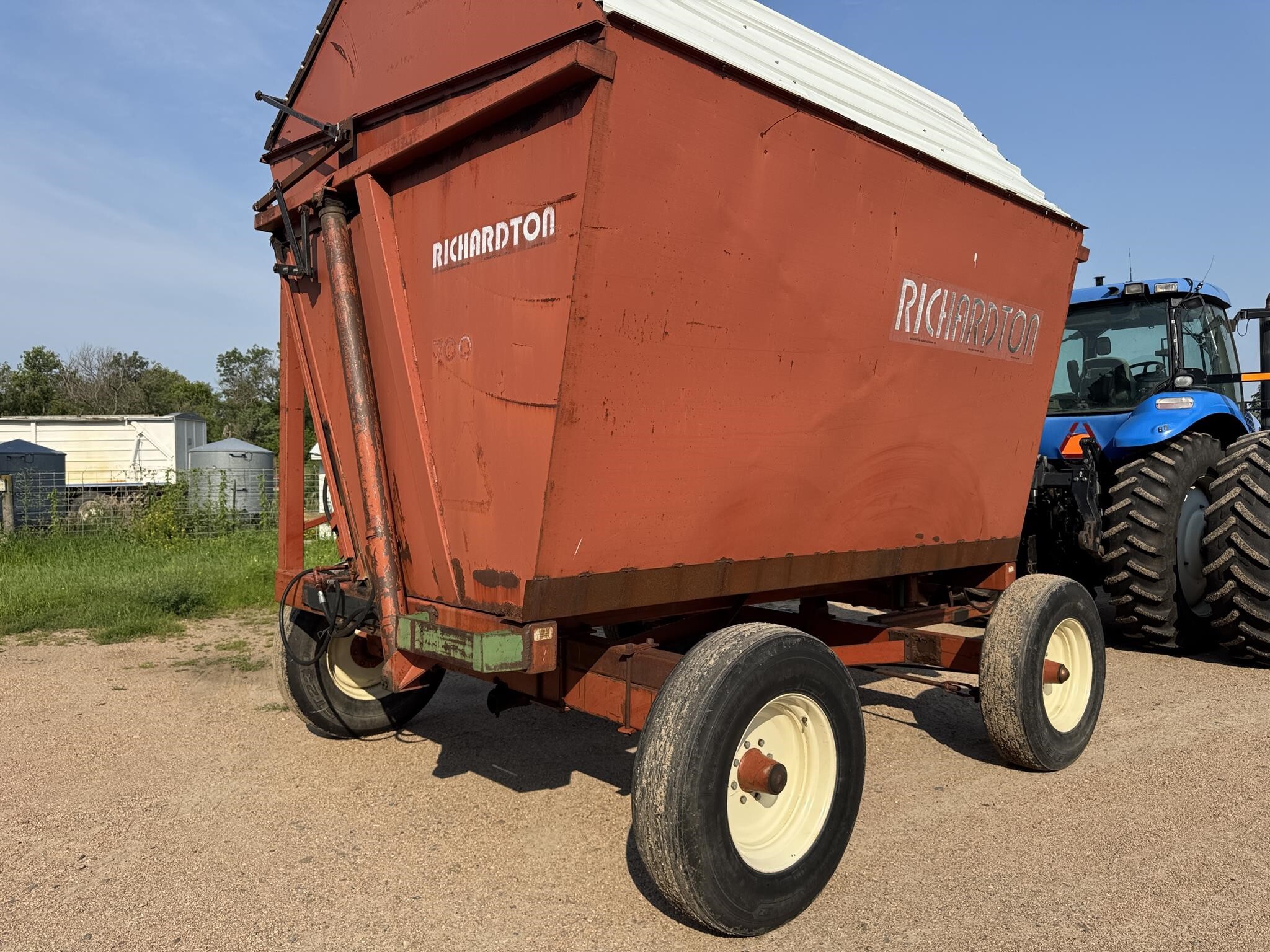  Richardton 700 Forage Wagon