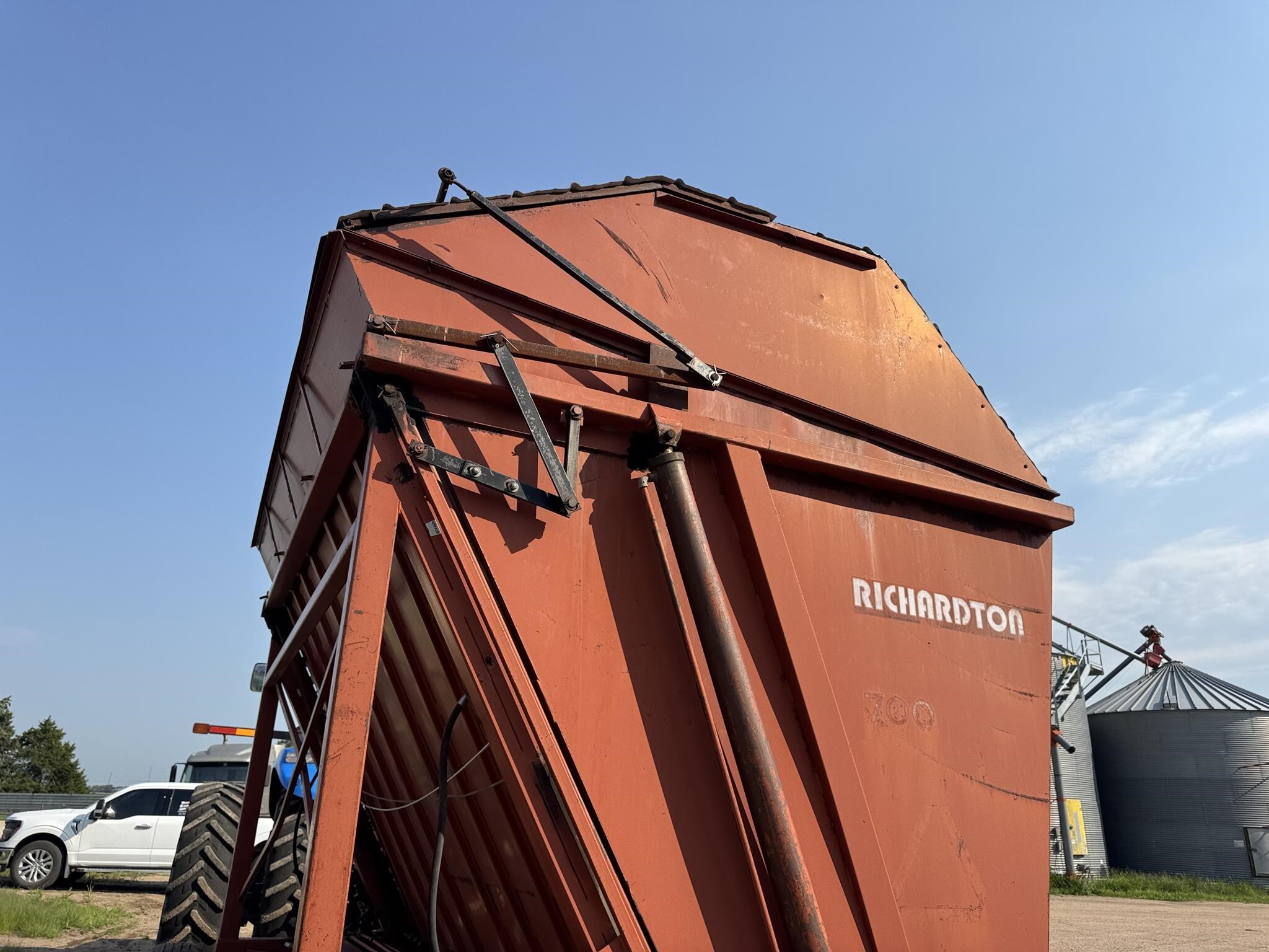  Richardton 700 Forage Wagon