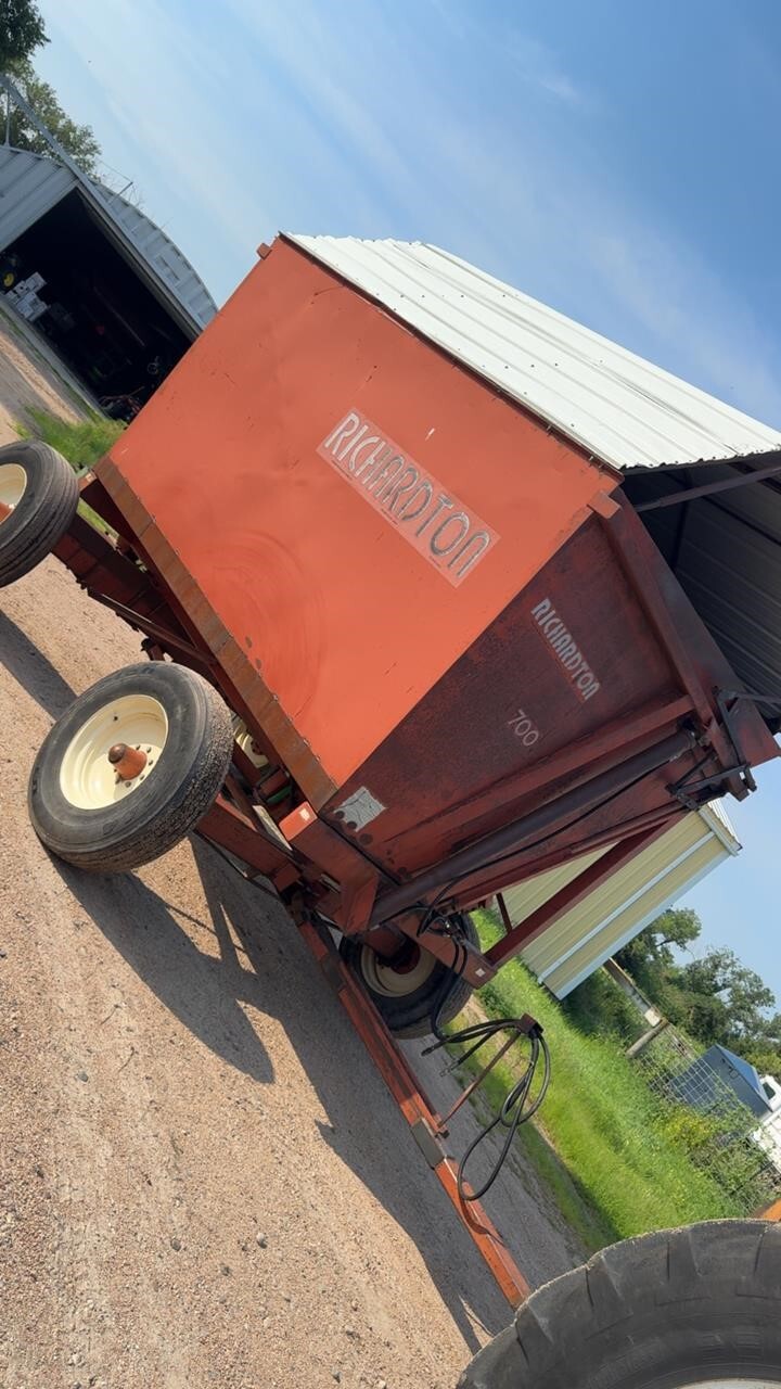  Richardton 700 Forage Wagon