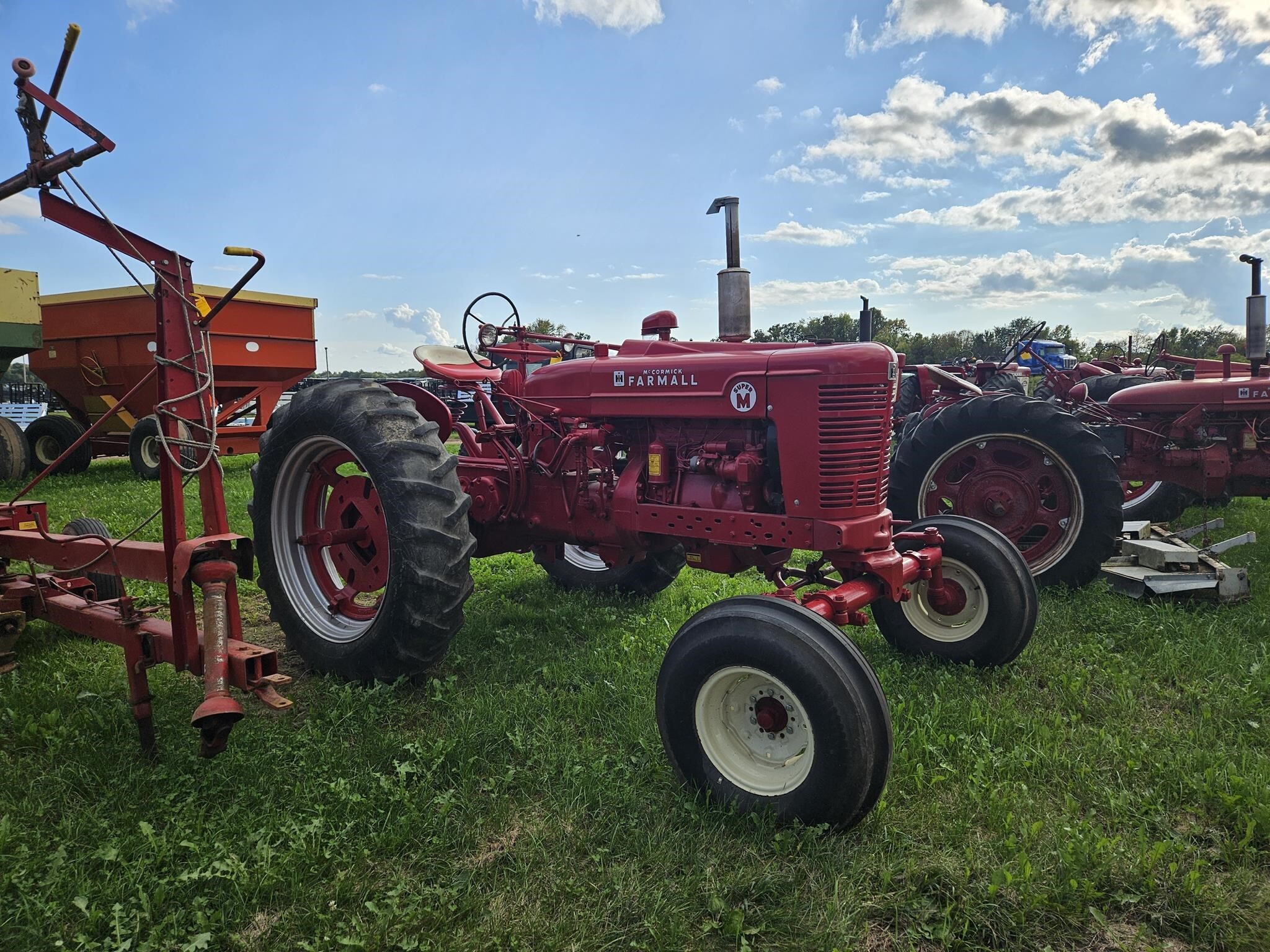 1953 International Super M Tractor