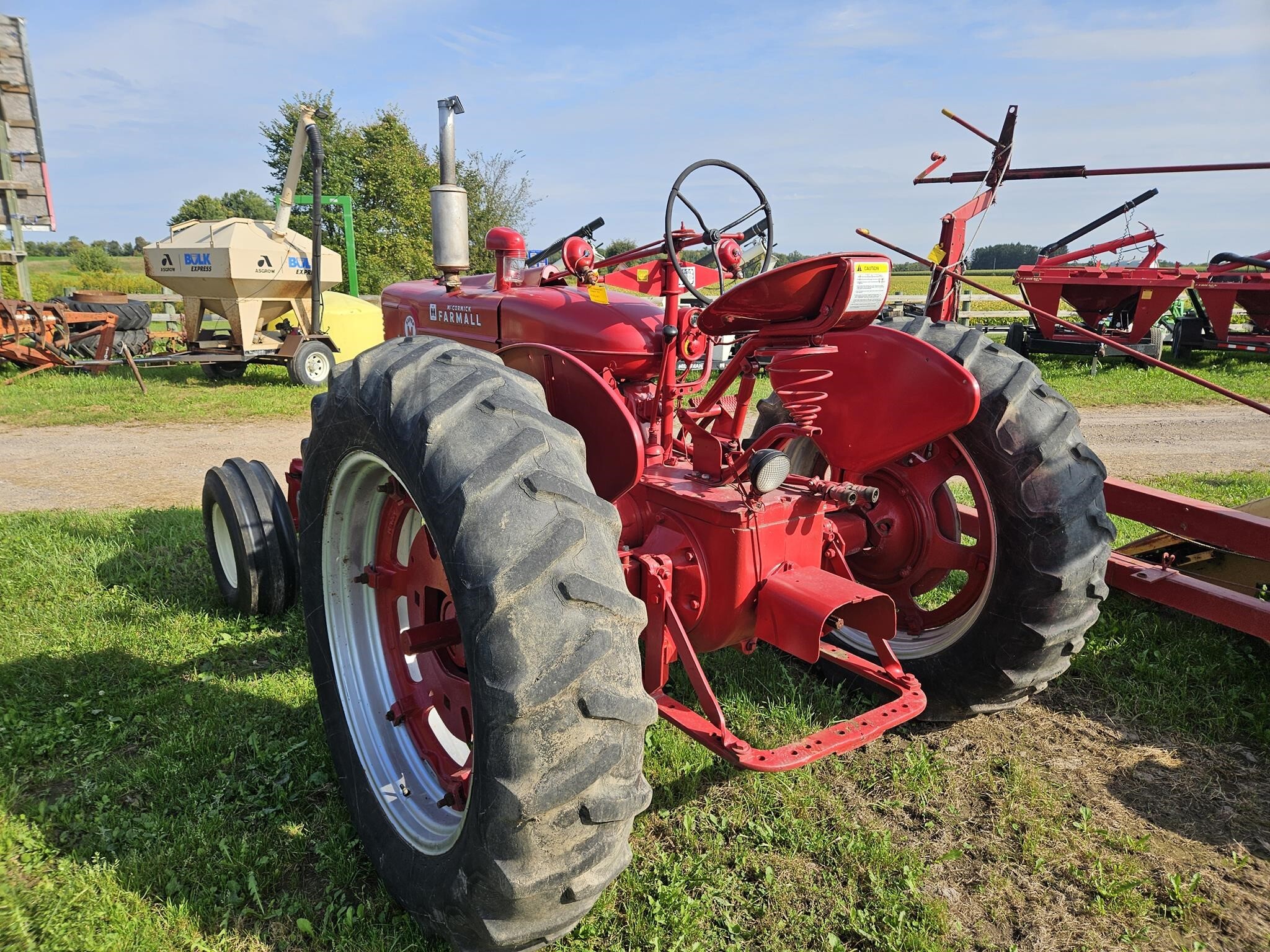1953 International Super M Tractor
