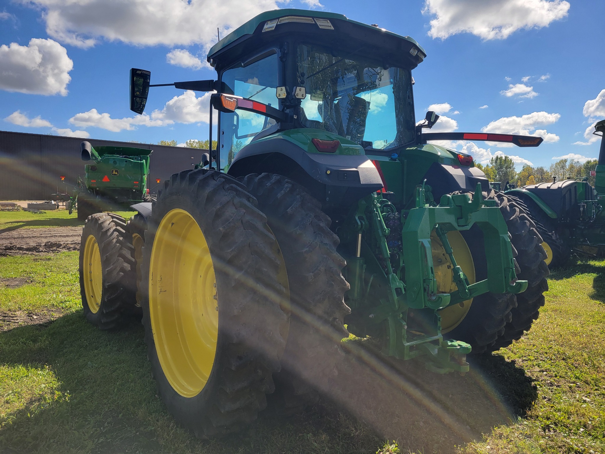 2024 John Deere 8R 370 Tractor