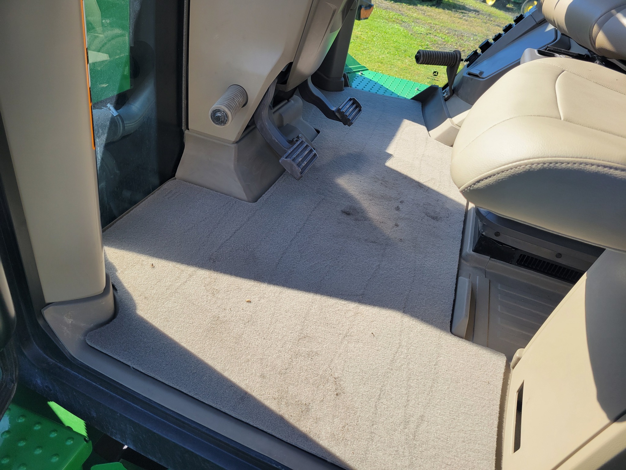 2024 John Deere 9R 640 Tractor