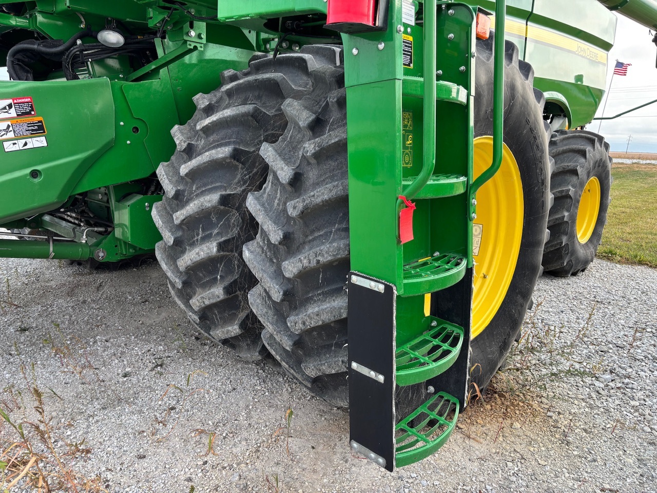 2019 John Deere S780 Combine