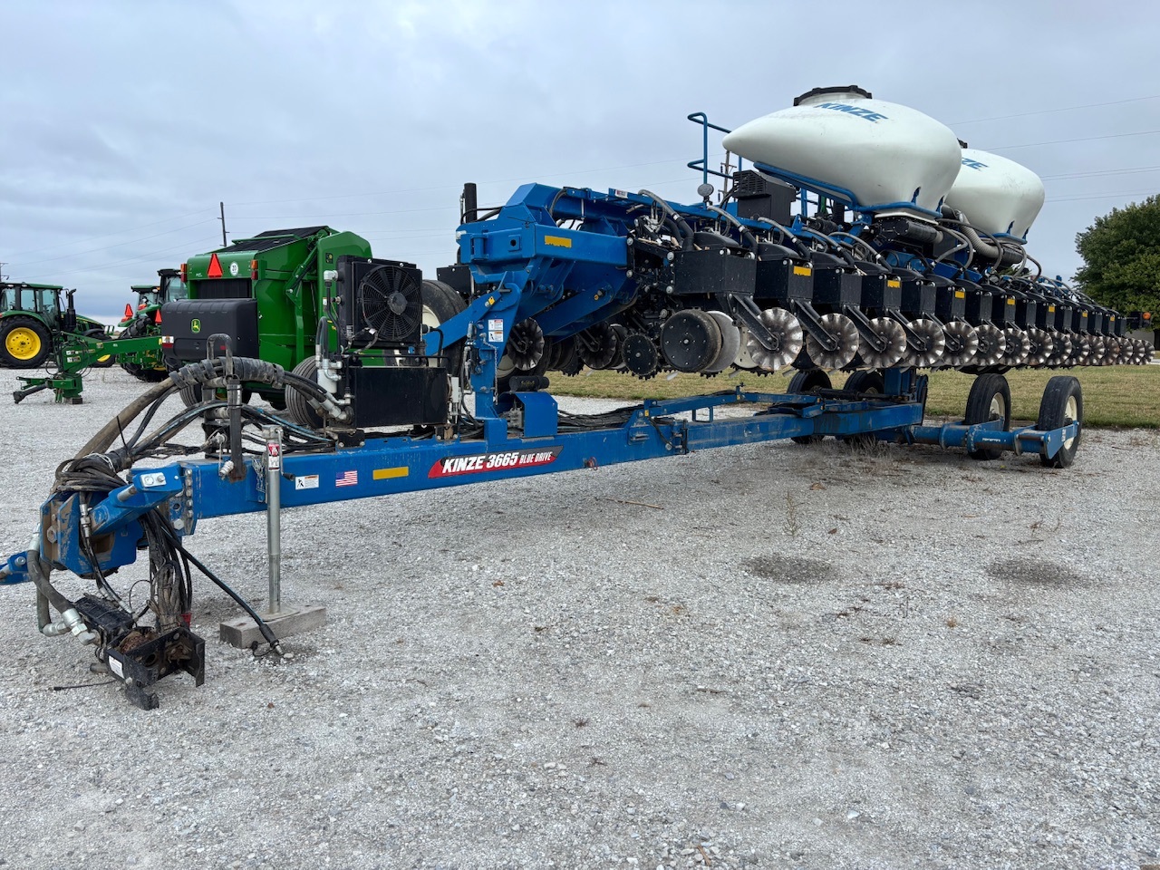 2021 Kinze 3665 Planter