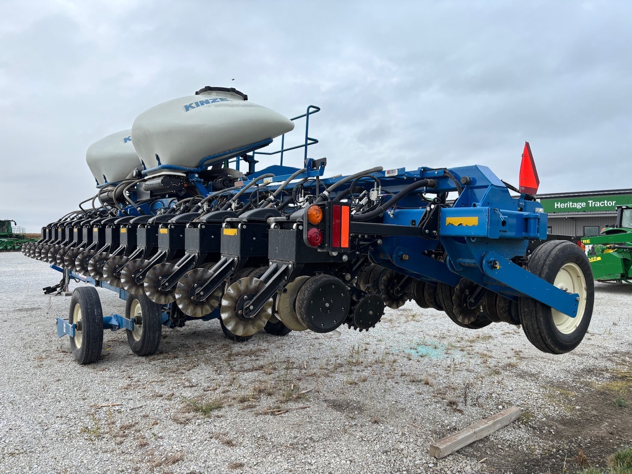 2021 Kinze 3665 Planter