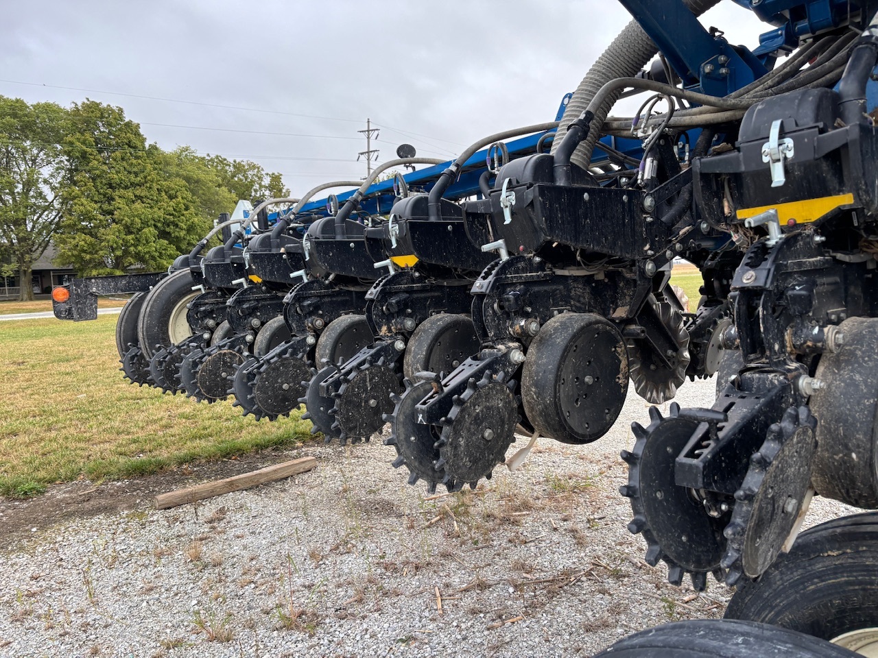 2021 Kinze 3665 Planter