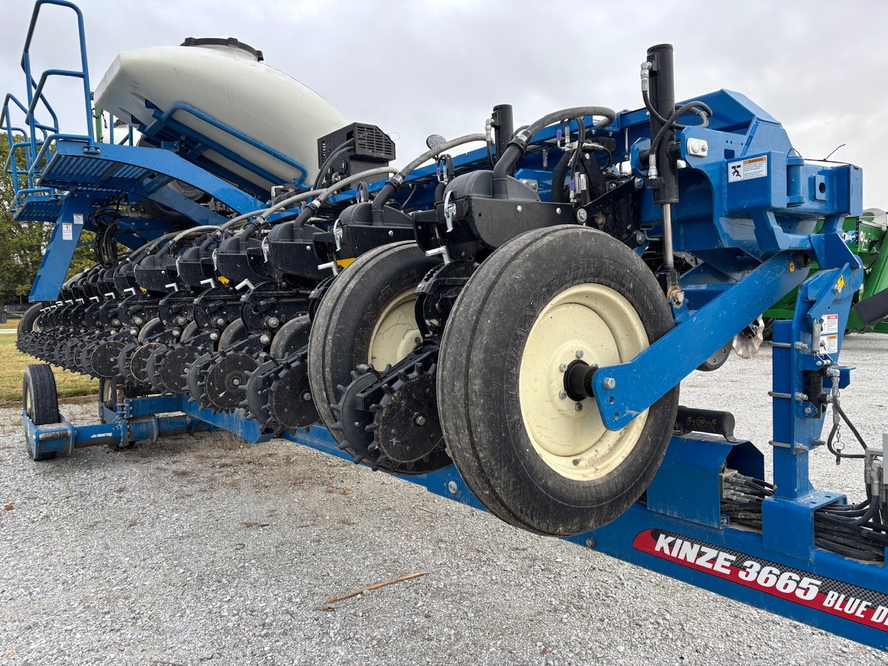 2021 Kinze 3665 Planter