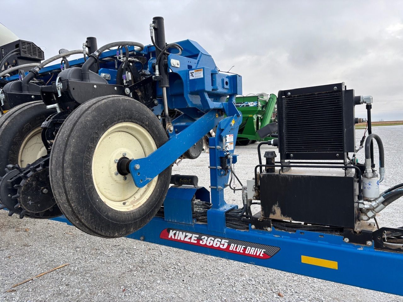 2021 Kinze 3665 Planter