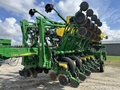 2015 John Deere 1795 Planter
