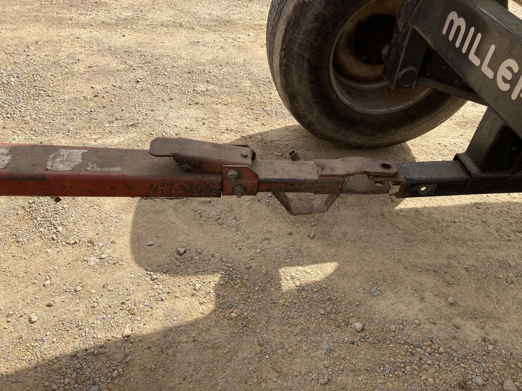 2010 J&M 385 Gravity Wagon