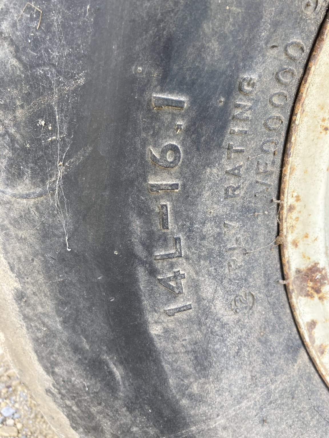 2010 J&M 385 Gravity Wagon