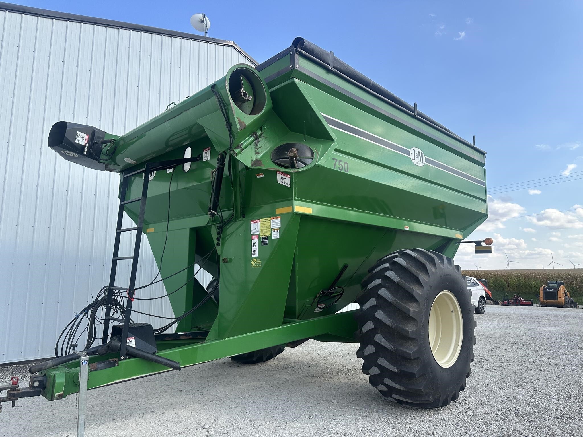  J&M 750-16 Grain Cart