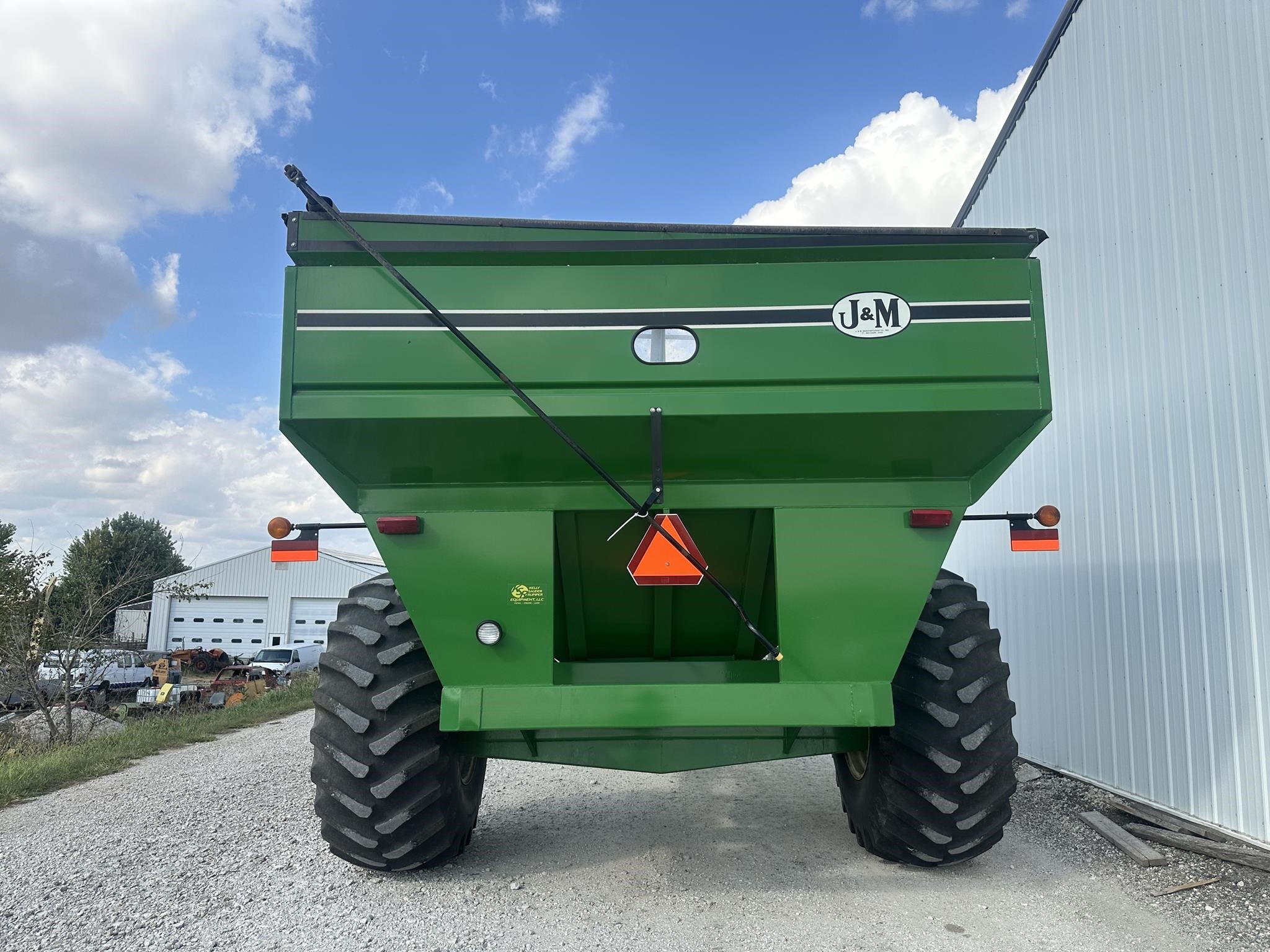  J&M 750-16 Grain Cart