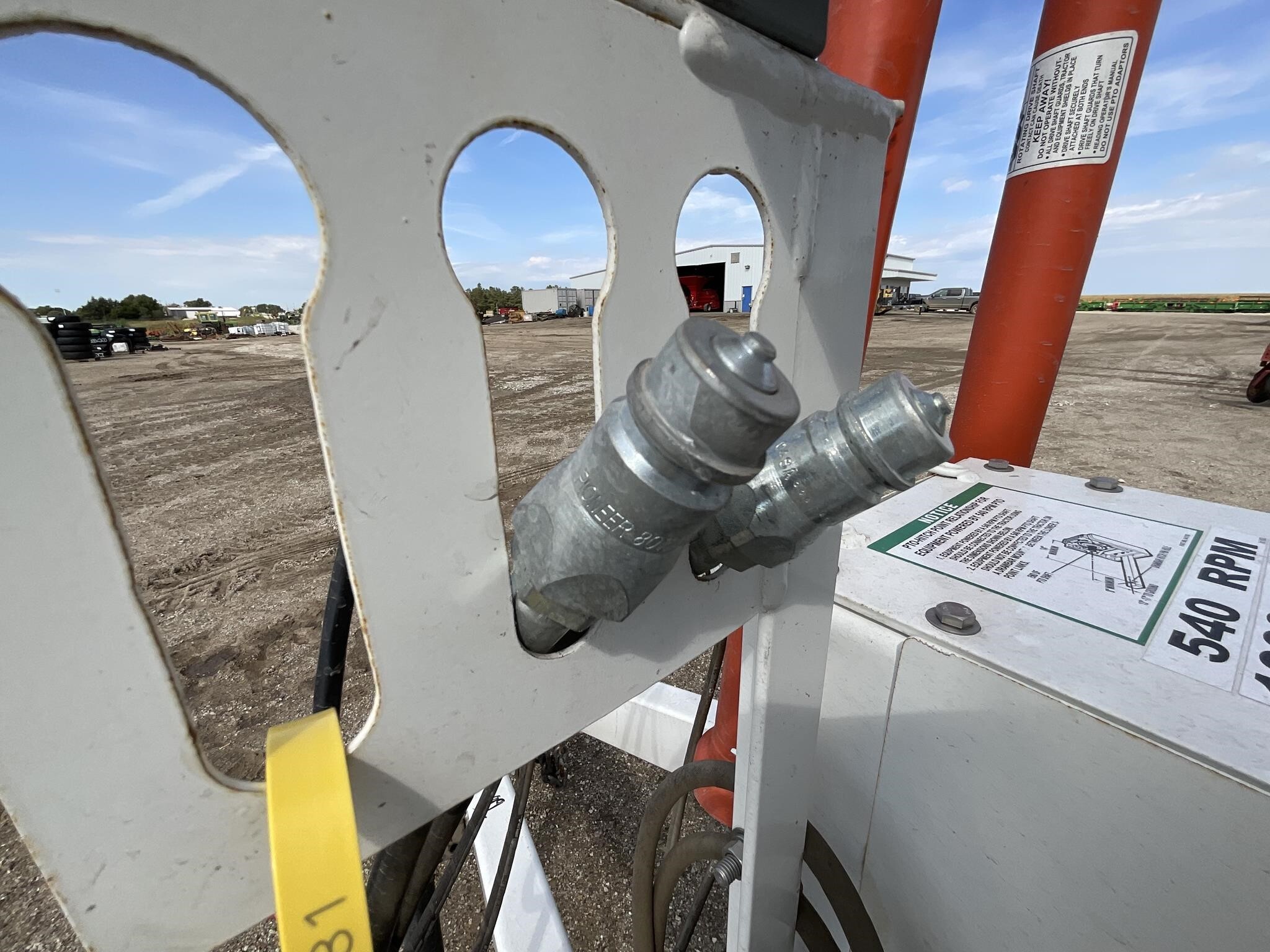 2018 Dalton Ag Products Mobility 800 Pull-Type Fertilizer Spreader