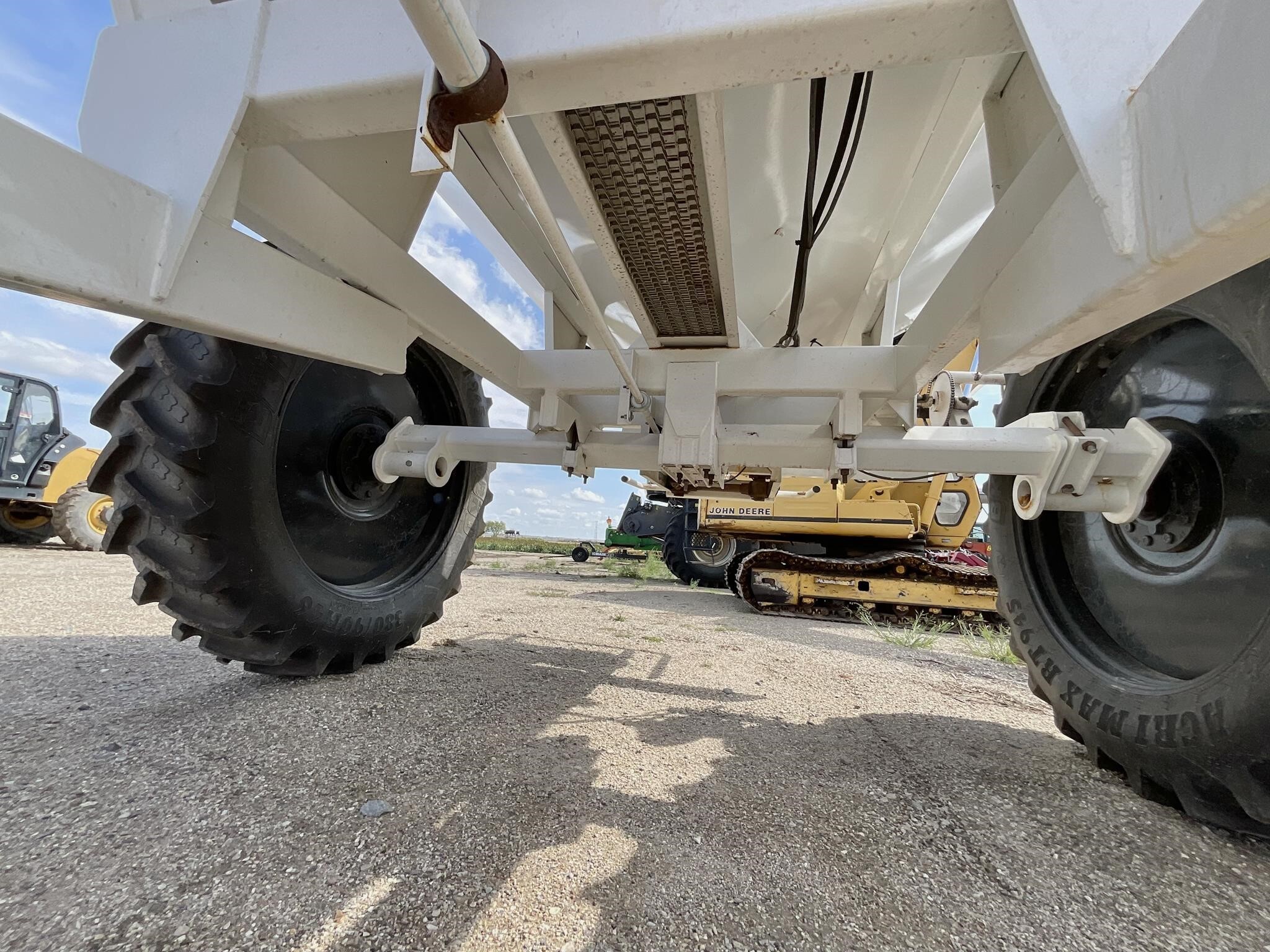 2018 Dalton Ag Products Mobility 800 Pull-Type Fertilizer Spreader