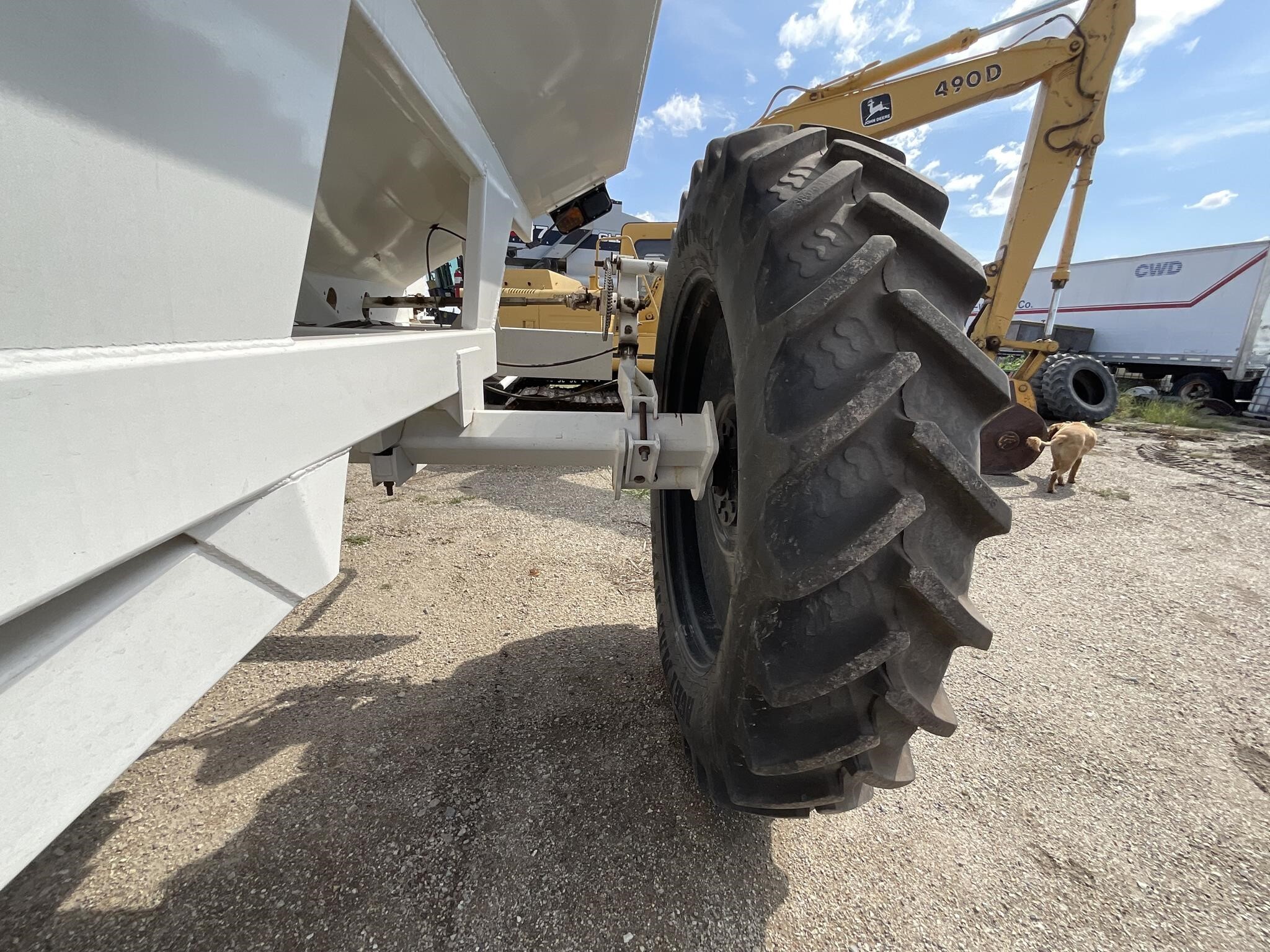 2018 Dalton Ag Products Mobility 800 Pull-Type Fertilizer Spreader