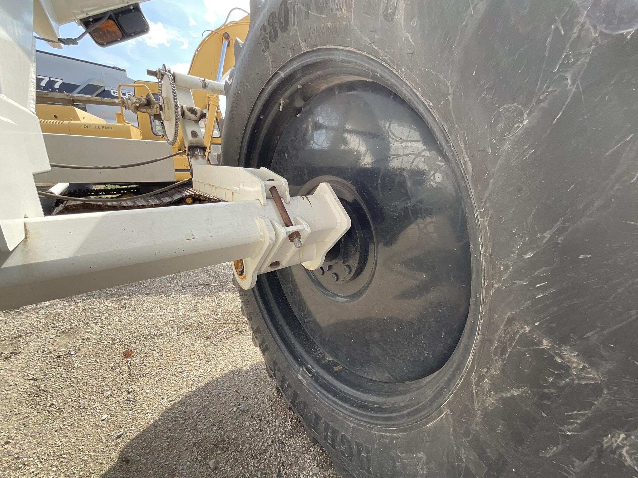 2018 Dalton Ag Products Mobility 800 Pull-Type Fertilizer Spreader