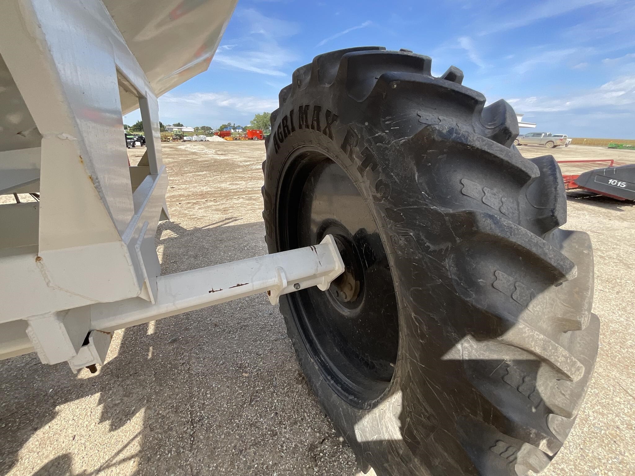 2018 Dalton Ag Products Mobility 800 Pull-Type Fertilizer Spreader