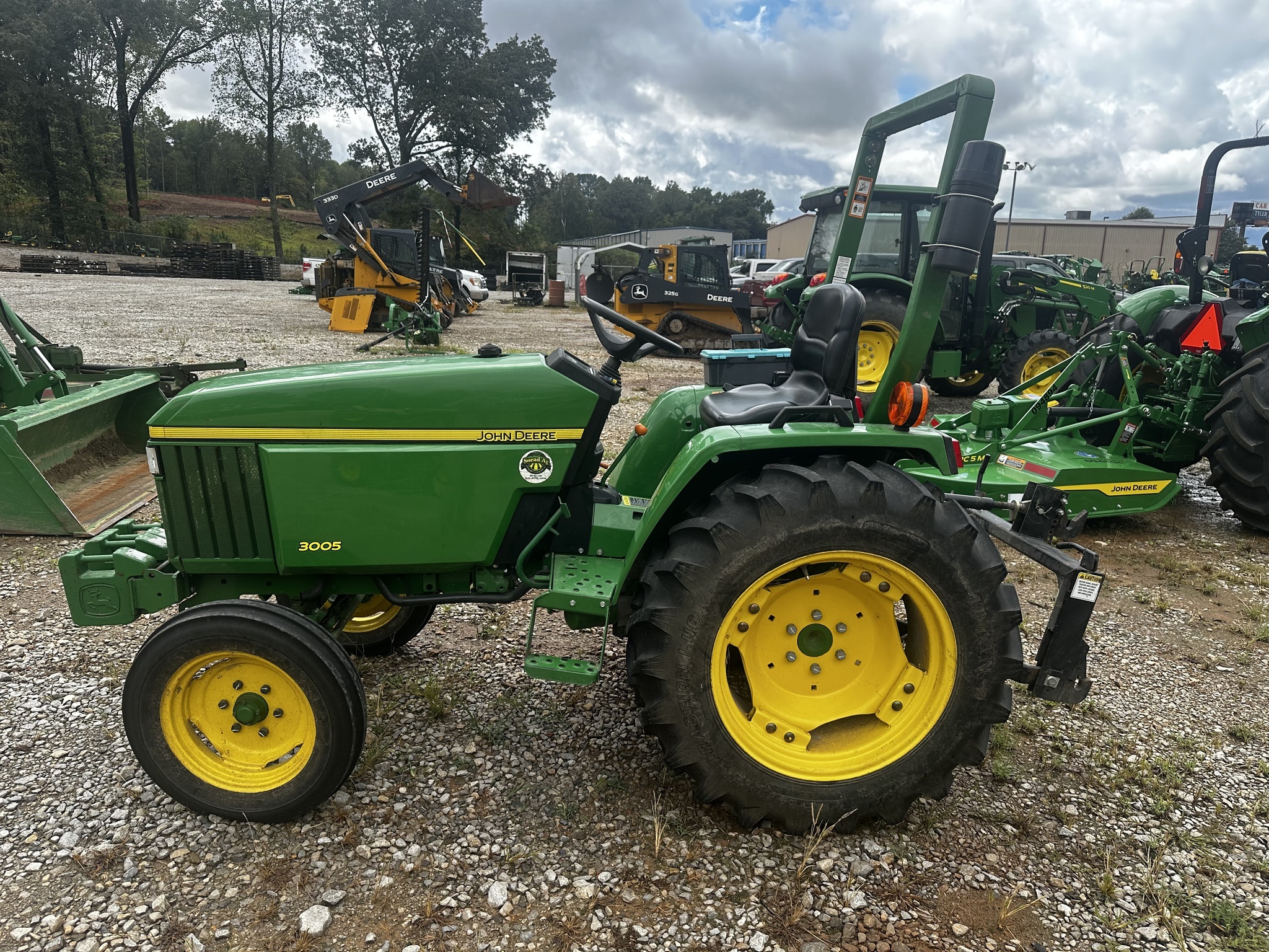 2009 John Deere 3005 Tractor