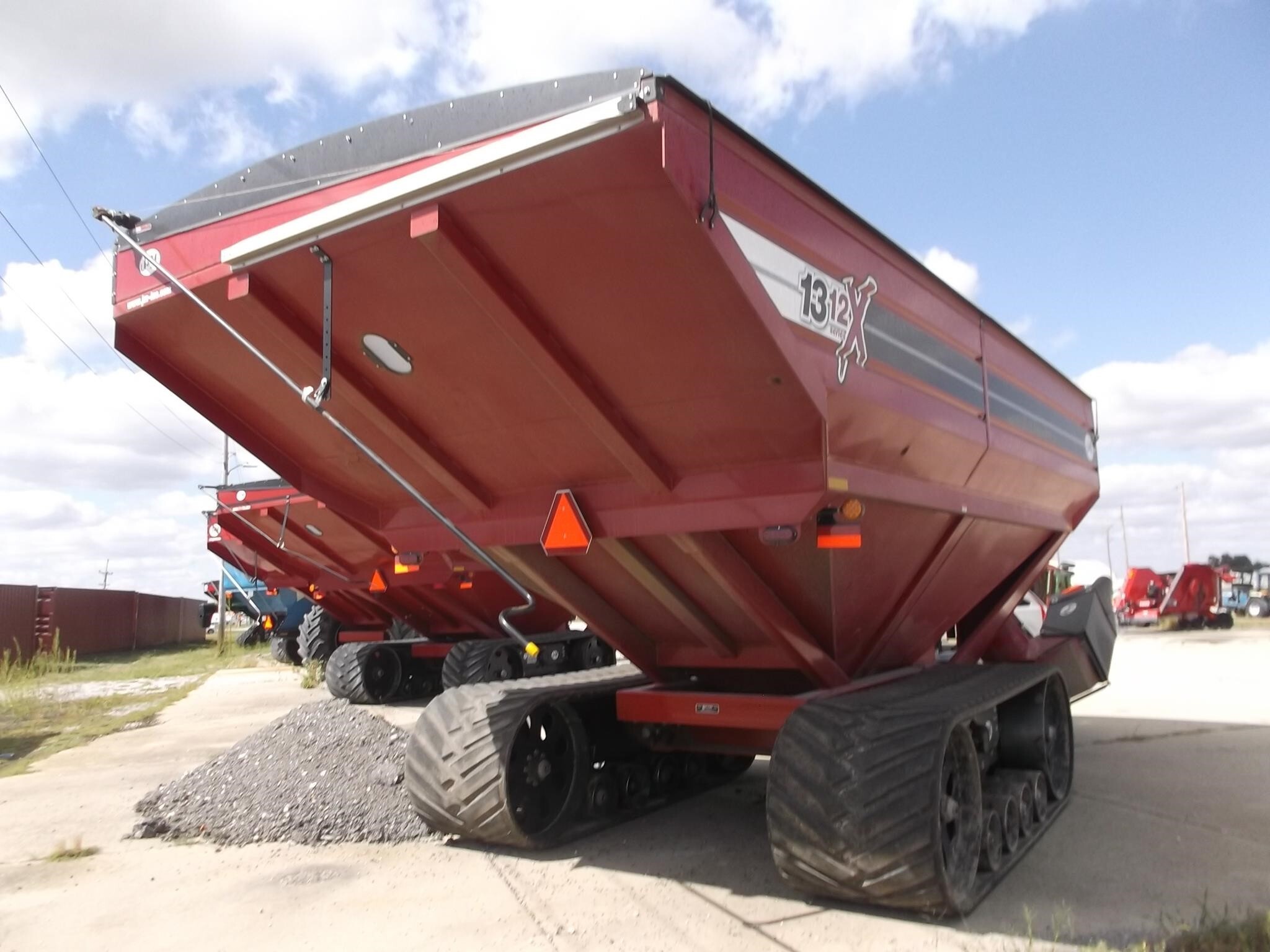 2019 J&M 1312-20T Grain Cart