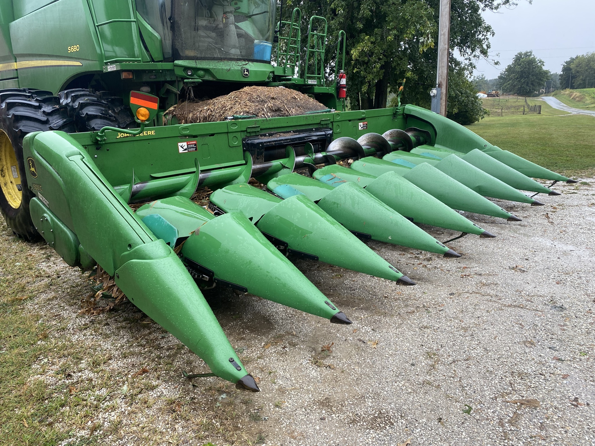 2012 John Deere 608C StalkMaster Corn Head