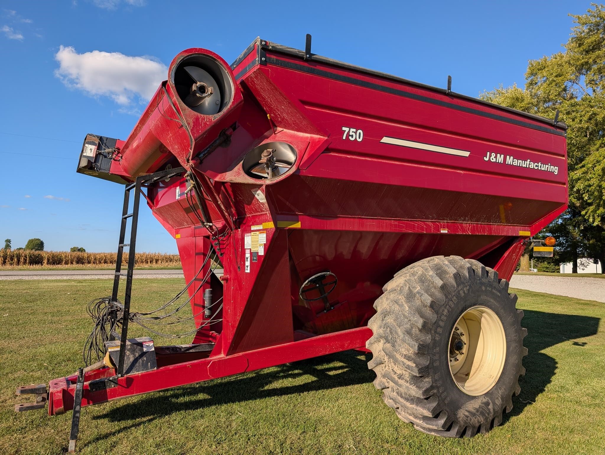 2009 J&M 750-18 Grain Cart