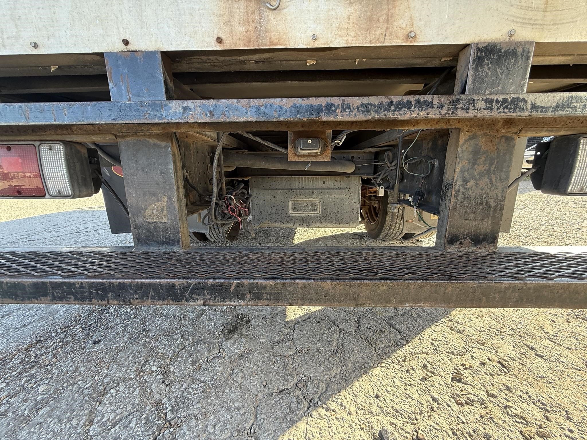2013 MITSUBISHI FUSO FE180 Box Trucks/Trailer