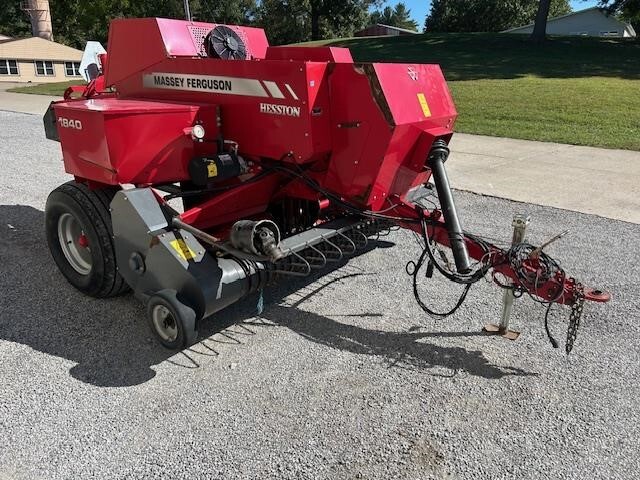  Massey Ferguson 1840 Small Square Baler