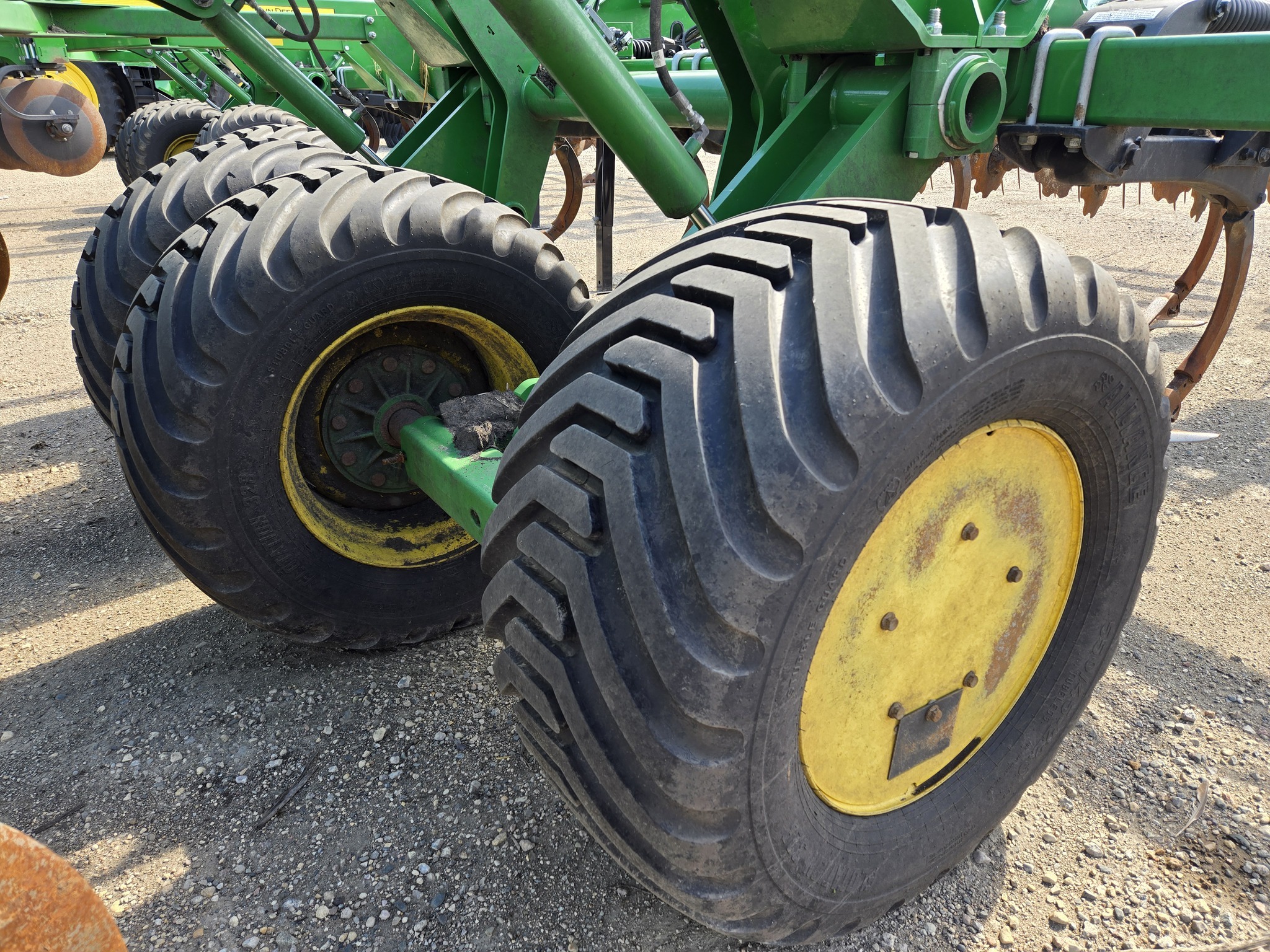 2024 John Deere 2730 Disk Chisel