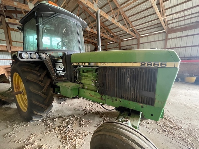 1990 John Deere 2955 Tractor