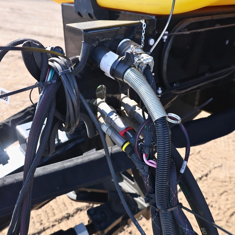 2025 Fast S32 Pull-Type Fertilizer Spreader