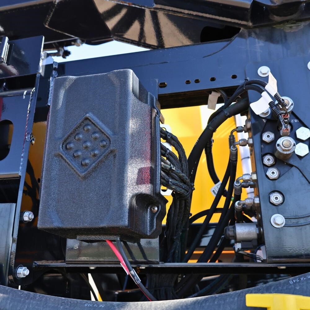 2025 Fast S32 Pull-Type Fertilizer Spreader