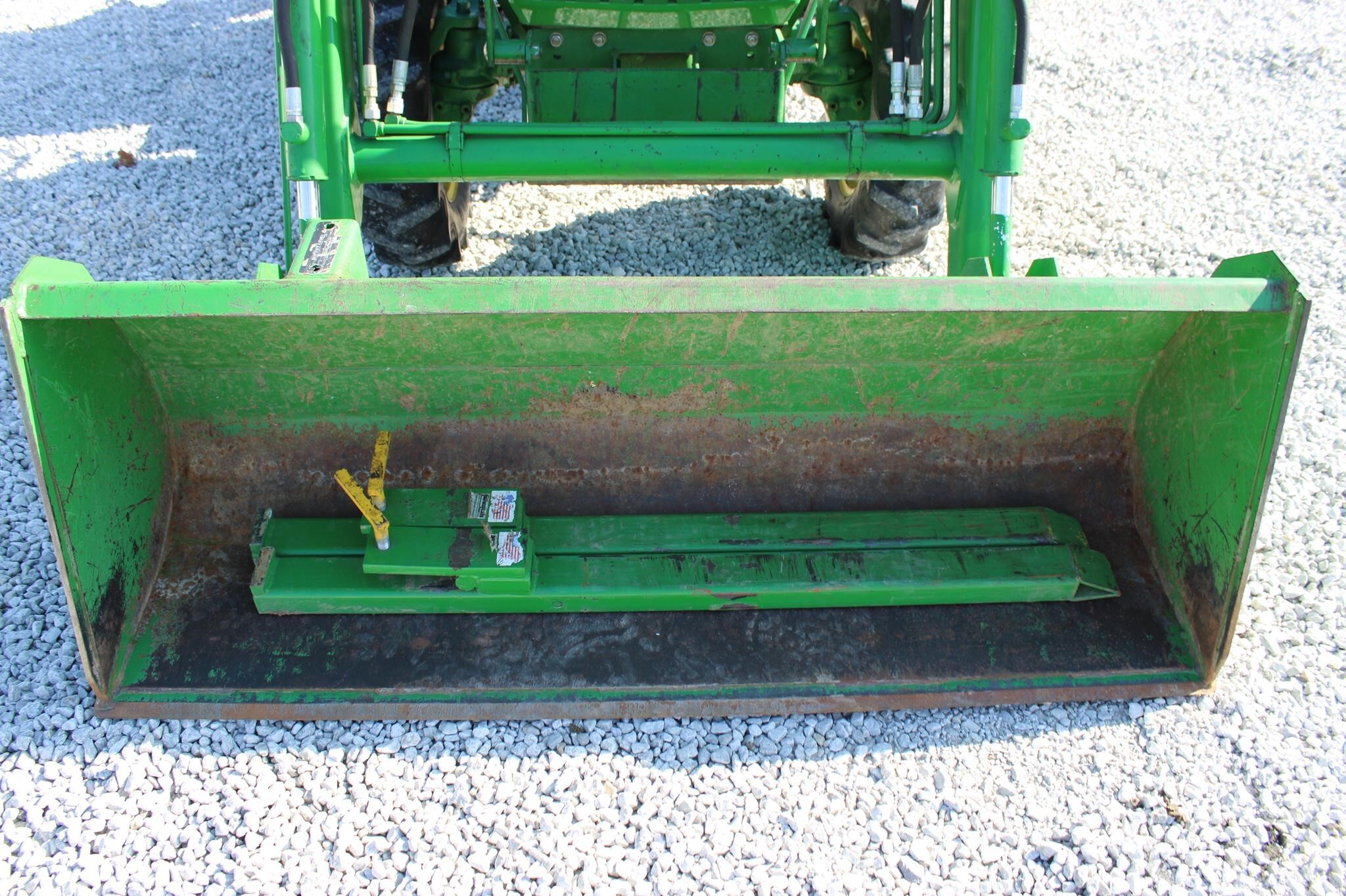 1991 John Deere 870 Tractor