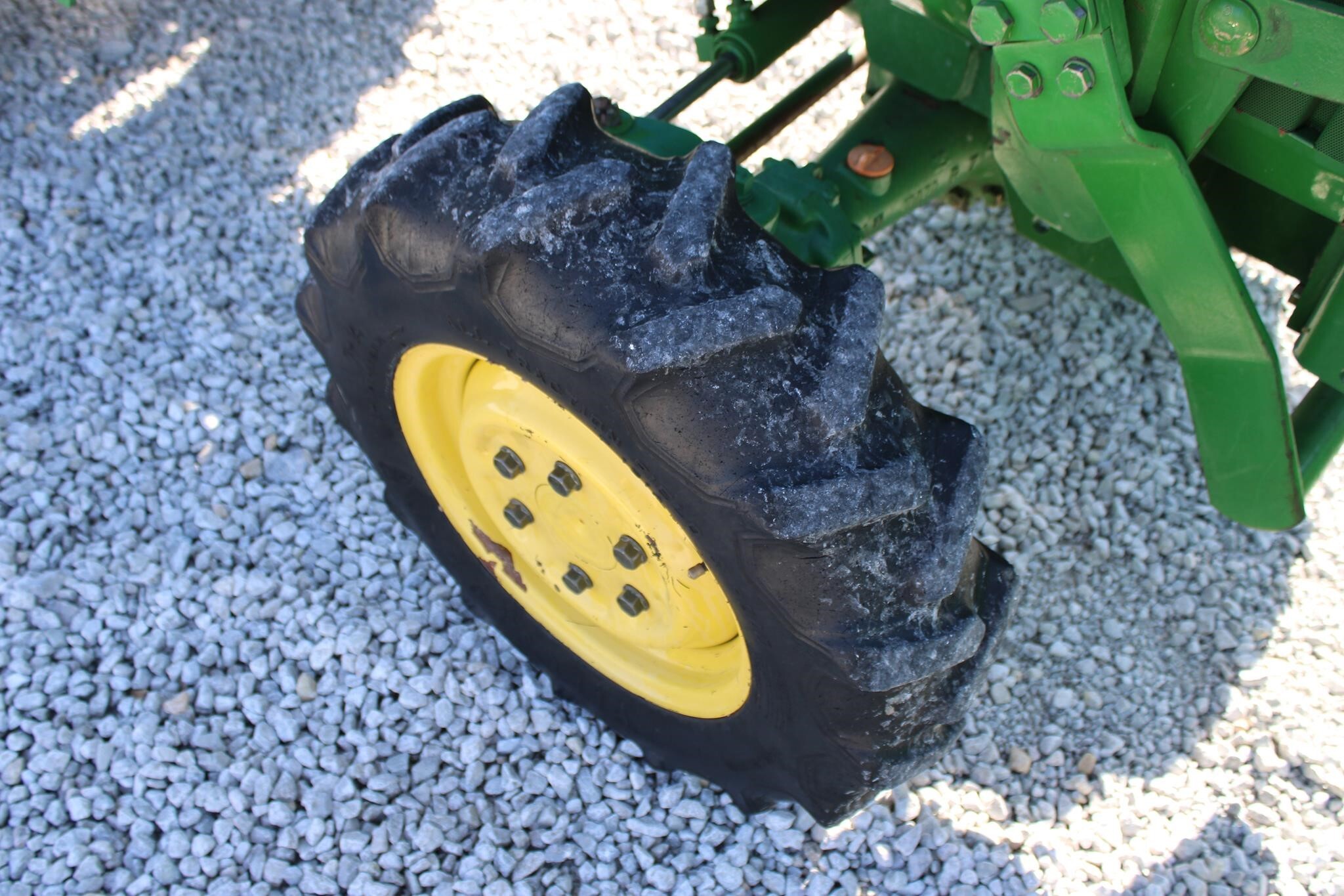 1991 John Deere 870 Tractor