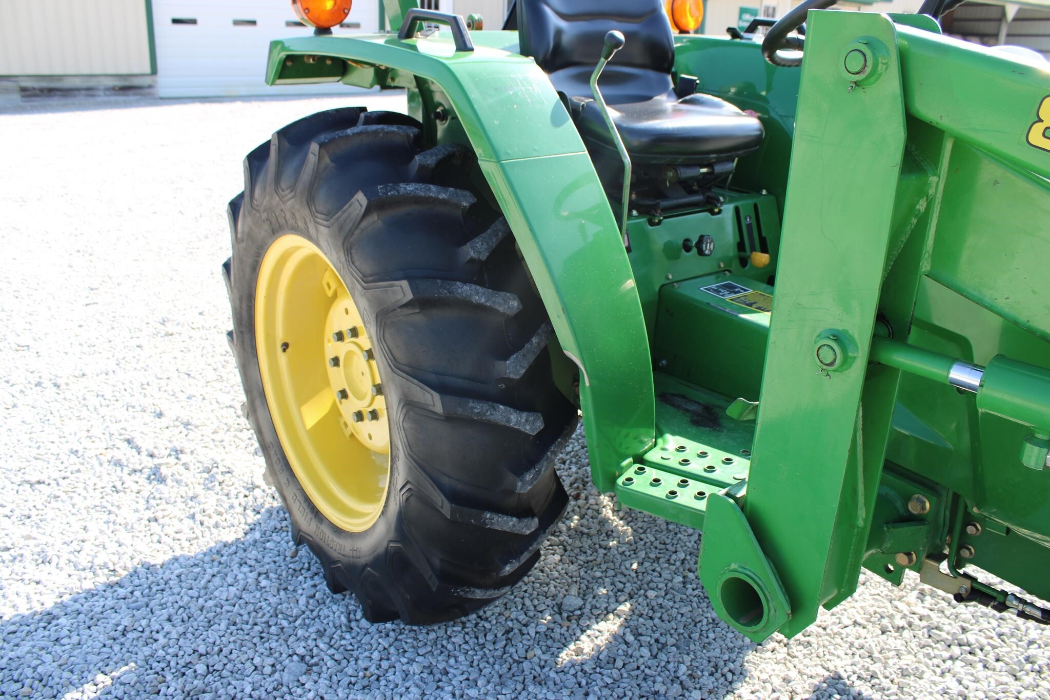 1991 John Deere 870 Tractor