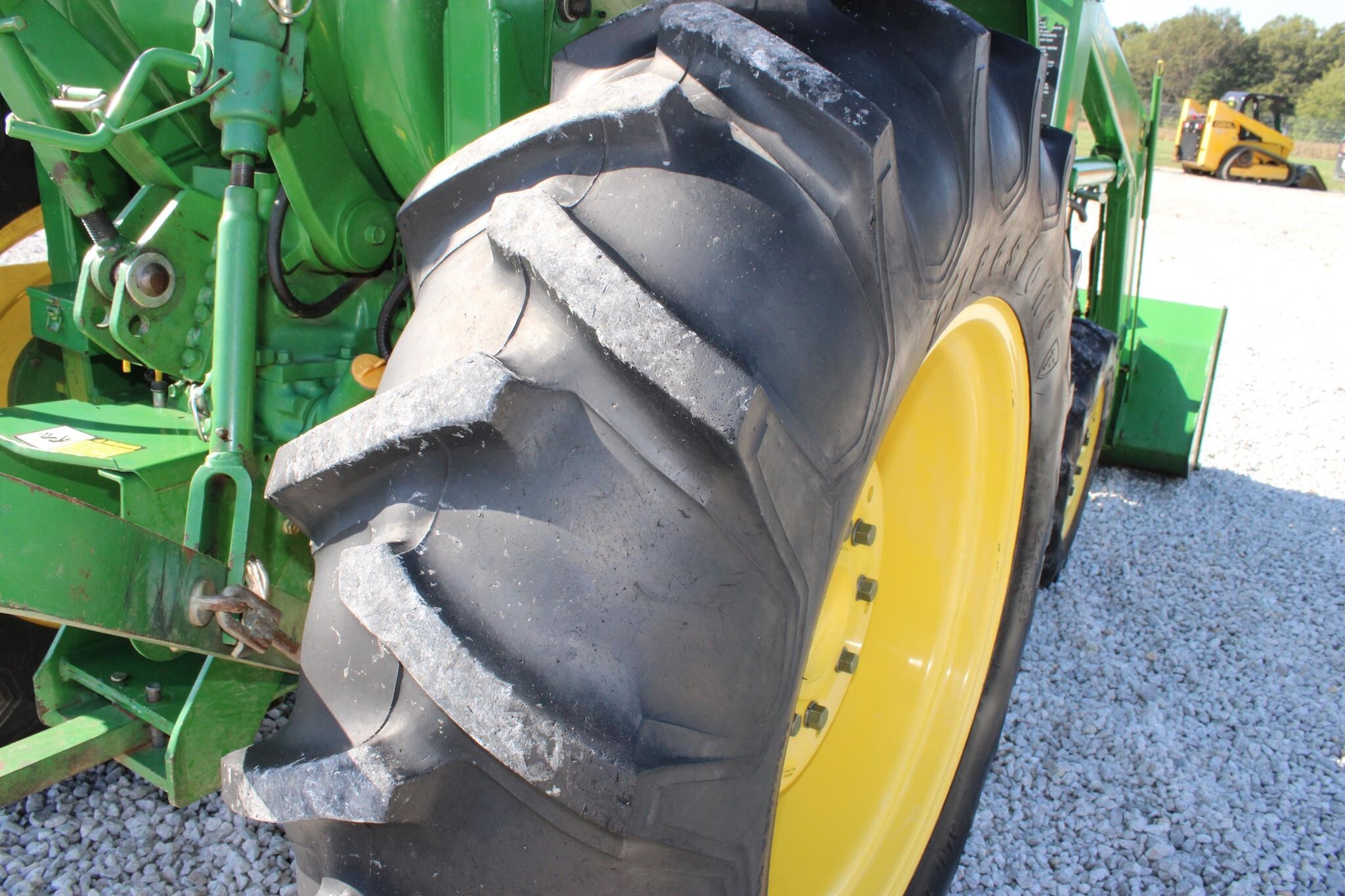 1991 John Deere 870 Tractor