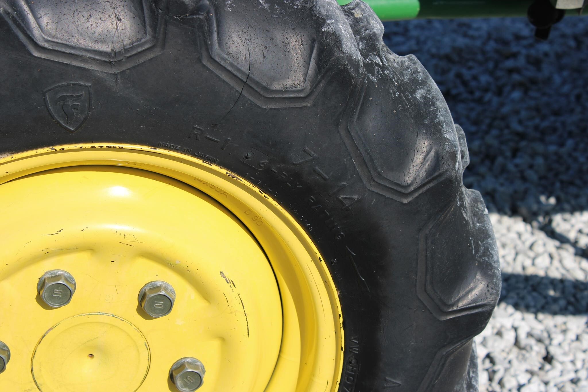 1991 John Deere 870 Tractor