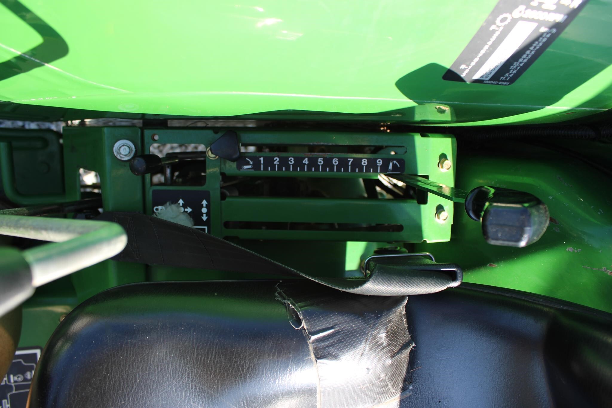 1991 John Deere 870 Tractor