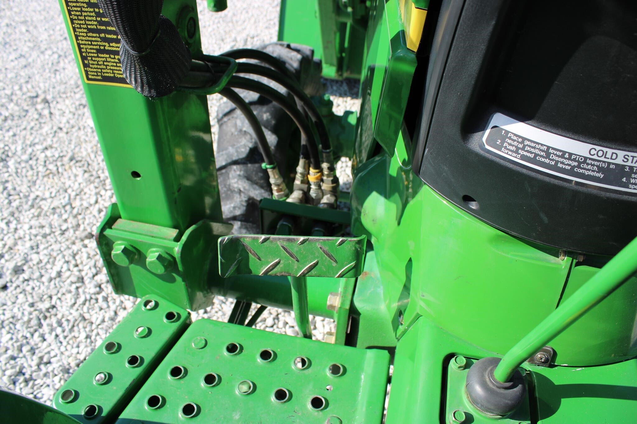 1991 John Deere 870 Tractor